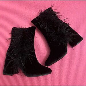 Olivia Miller Black Feather Bushwick Ankle Boots Size 7